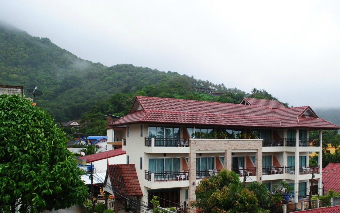 Baan Kata Maytha Karon Exterior photo