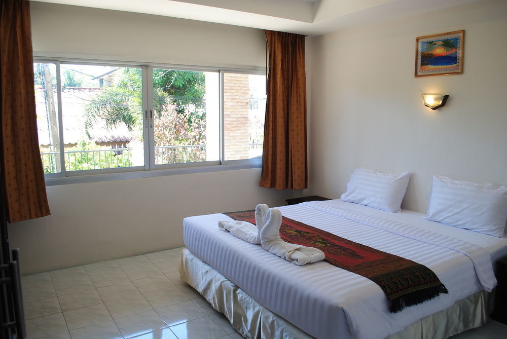 Baan Kata Maytha Karon Exterior photo